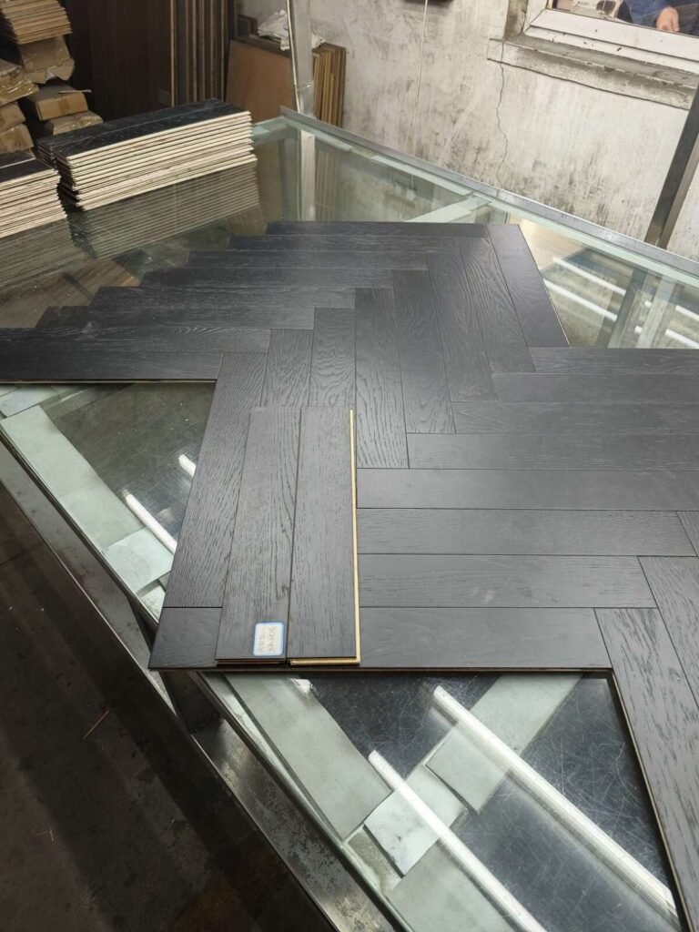 Parquet Chêne Builder's Line — Noir 90×600