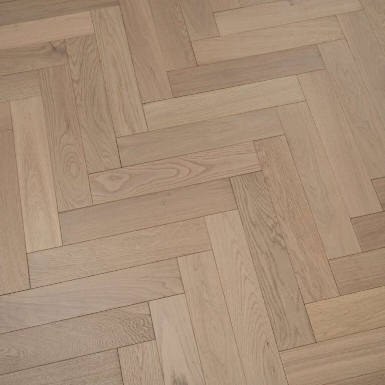 Eichenparkett Modern Line — Invisible-Finish 90×450 · grade AB