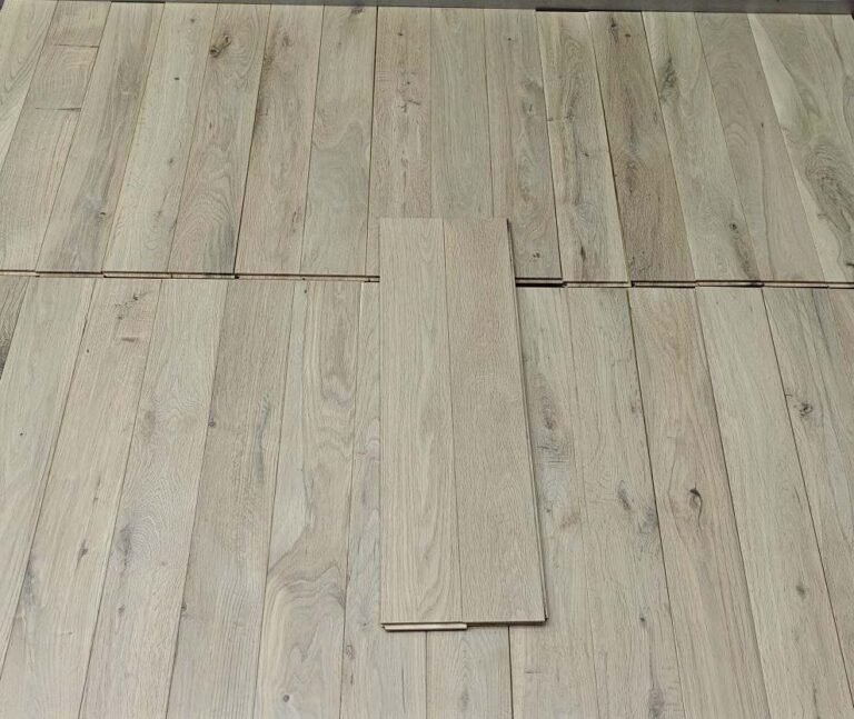 Oak Parquet Modern Line — Invisible Finish 90×600 · Solid wood 15 mm · grade Classic