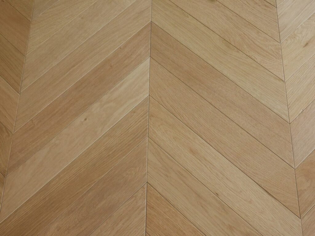 Parquet Chêne Modern Line — Brossé Vernis Mat 90×510 · grade AB