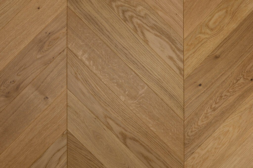 Parquet Chêne Natur Classic — Chevron 140×560