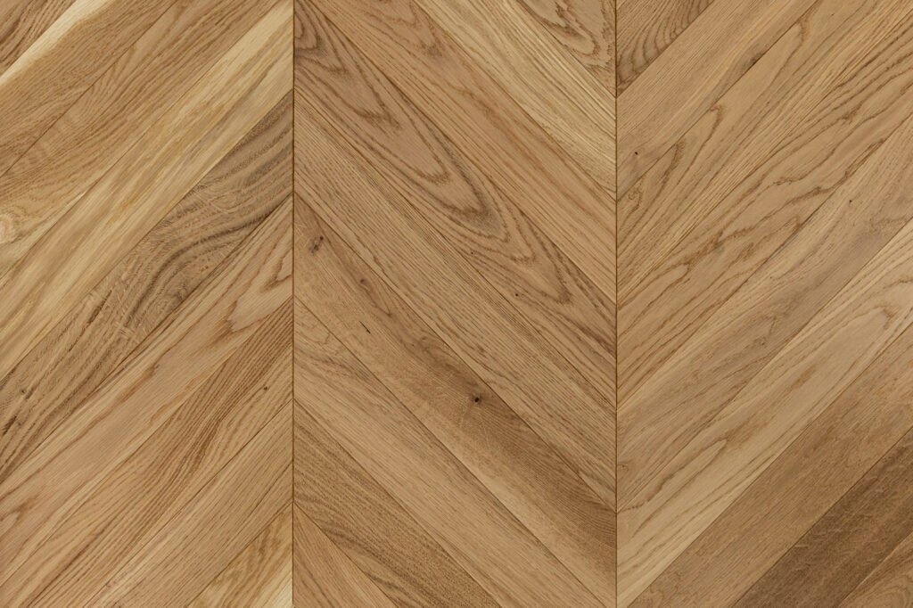 Parquet Chêne Eco — Chevron verni 65×405