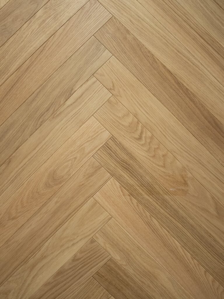 Parquet Chêne Bâton rompu Natur — Brut brossé biseaux 11×70×490
