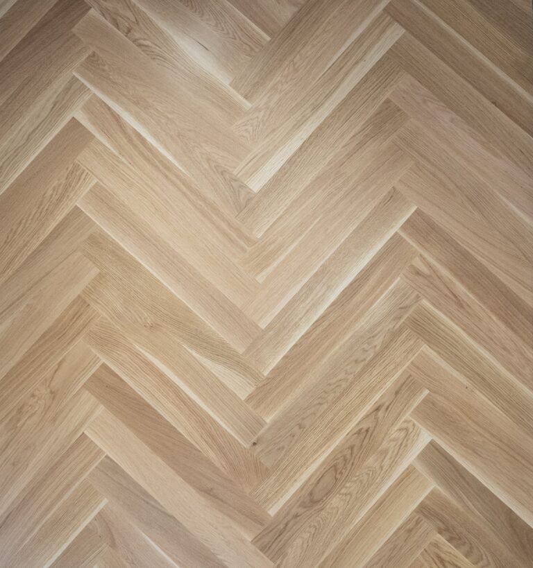 Oak Parquet Herringbone Rustic — Unfinished brushed biseaux 11×70×490