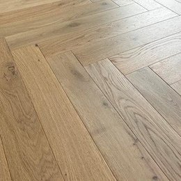 Parquet chêne bâton rompu — Peu noueux verni naturel 90x600